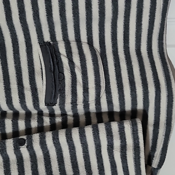 Anne Klein sweatshirt grey stripe fleece sz.M EUC - Picture 4 of 5